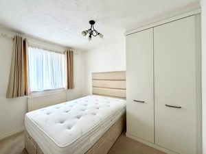 Bedroom- click for photo gallery